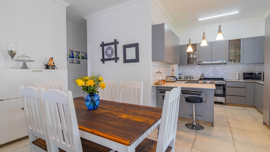 3 Bedroom Property for Sale in Sandy Point Beach Estate Western Cape